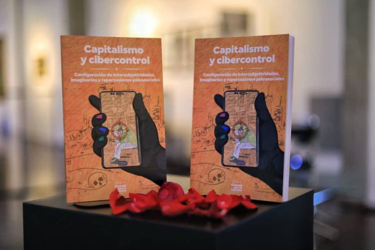 Presentado libro «Capitalismo y cibercontrol»