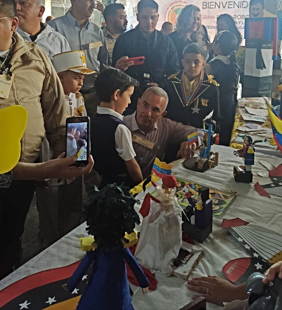 Estudiantes presentaron prototipos robóticos en Cuarta Expo Robótica Táchira 2023