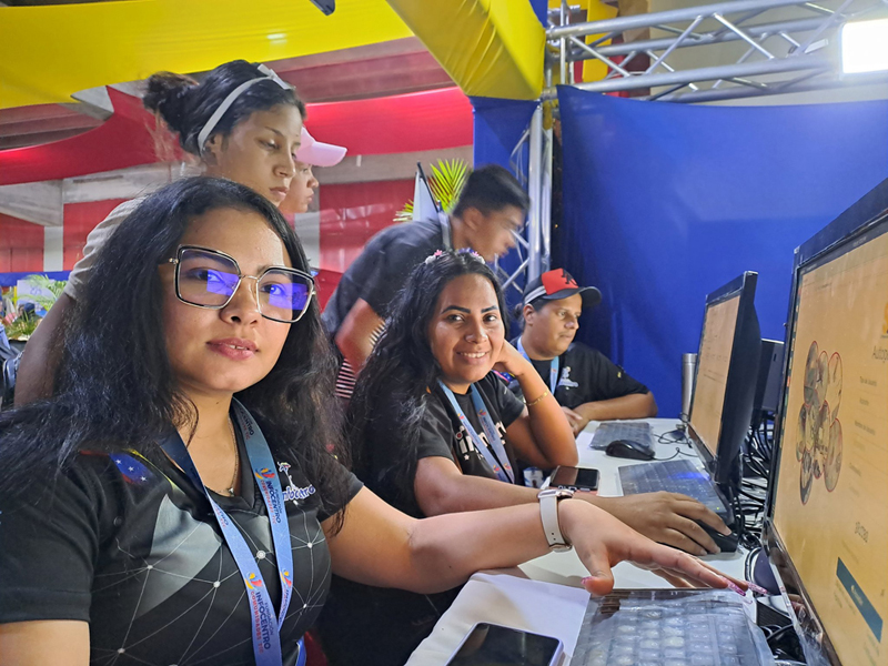 Bachilleres de Aragua buscan carreras Universitarias en la Expoferia Oportunidades de Estudio 2023