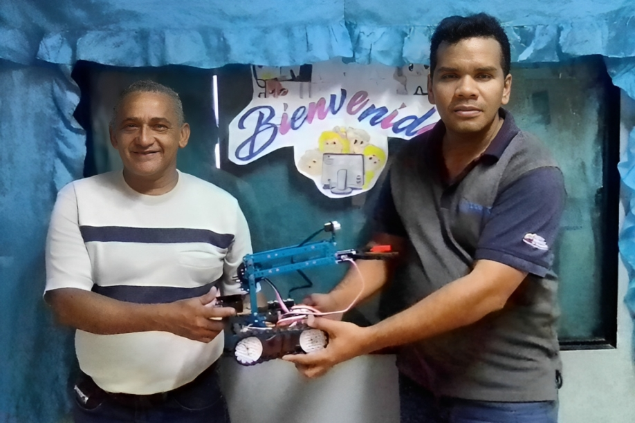 Infocentro Bolívar realiza taller de Robótica Educativa a Facilitadores