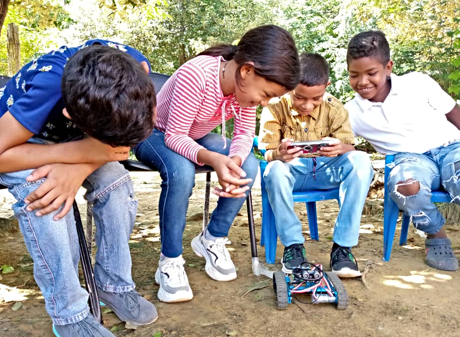 Taller de Robótica y Programación llega a Valle de la Pascua