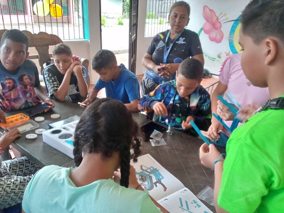 Infocentro Bolívar inicia formación en Robótica Educativa