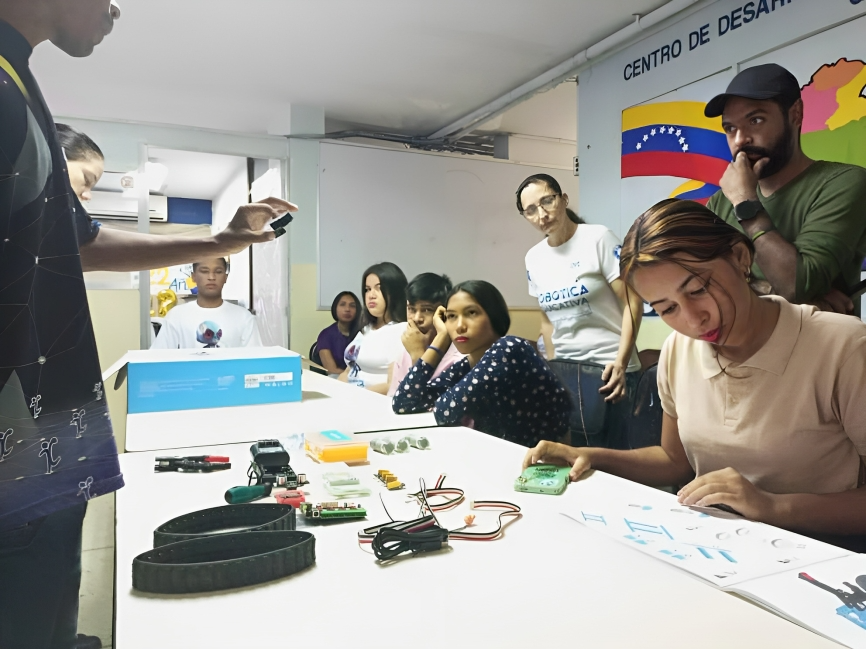 Talleres de Robótica y Programación llegan a San Juan de los Morros