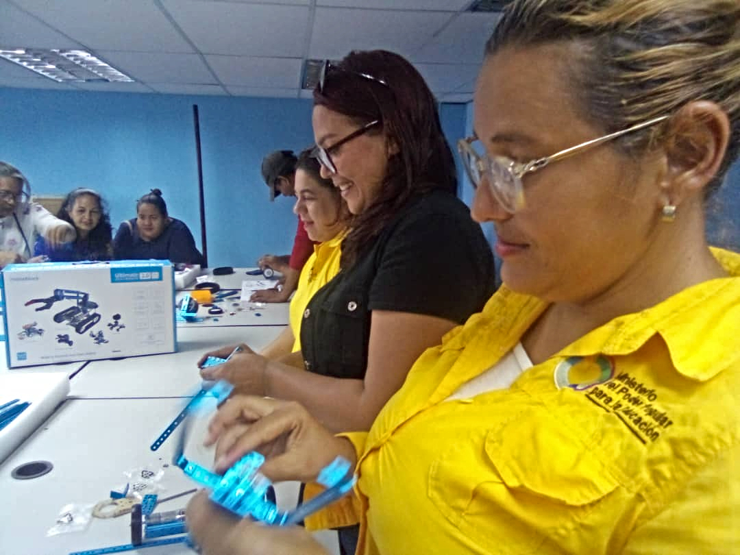 Infocentro Bolívar imparte Taller de Robótica Educativa