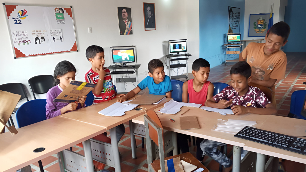 Taller de robótica y cuidado del medio ambiente se dictó desde el municipio miranda en Carabobo