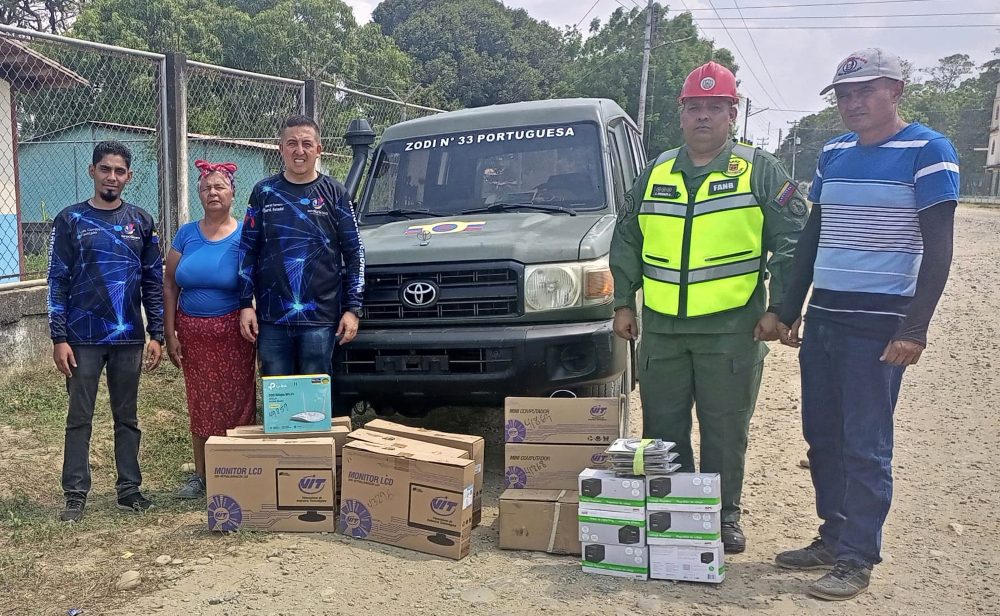 Avanzamos con la recuperación del Infocentro Comunal “El Regalo” de Barinas