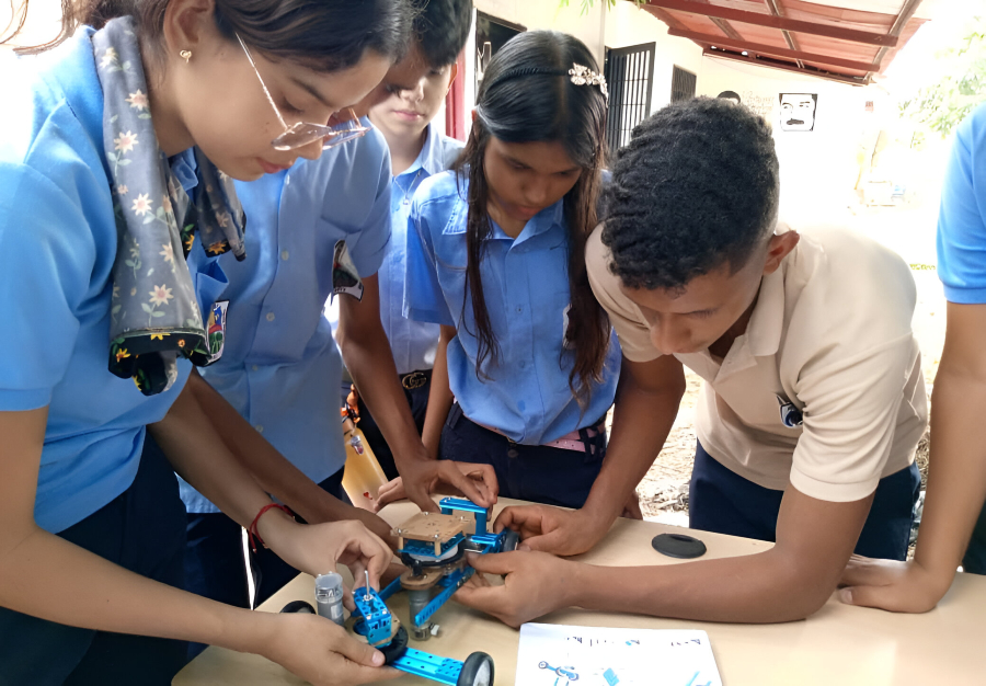 Jornada de Talleres Robótica, Programación y ensamblado de Kit Ultimate 2.0 en el municipio Torres