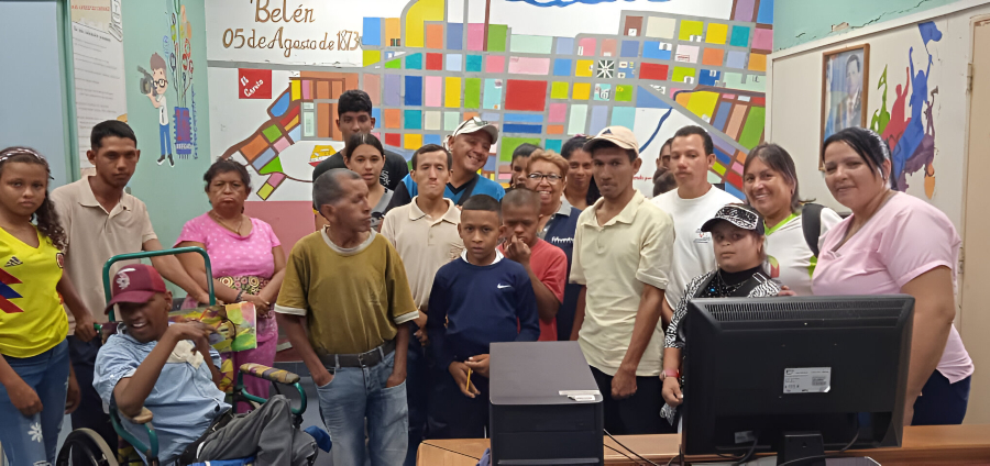 Infocentro Belén realiza conversatorio sobre derechos del niño para estudiantes con discapacidad