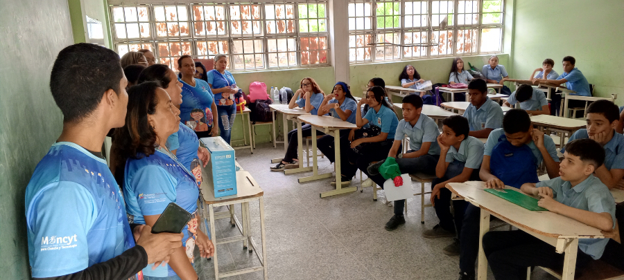 Caravana de la Química llega al Liceo San Francisco de Paola en el Municipio Linares Alcántara