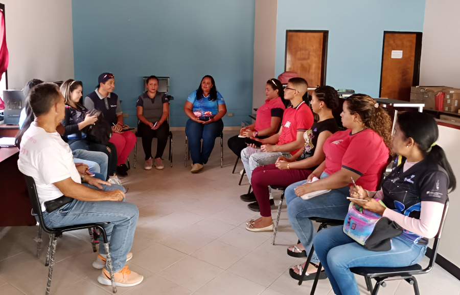 Beatriz Aguilar Jefa estadal Infocentro Guárico realiza reunión con facilitadores del municipio infante y coordinación ampliada