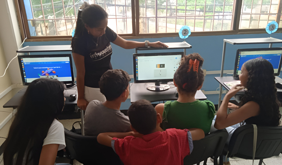 Jóvenes de Urachiche dan sus primeros pasos en el diseño 3D y la electrónica con Tinkercad y Arduino