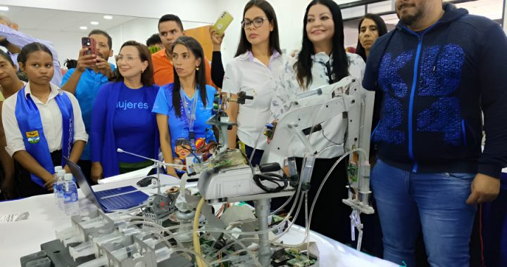 Un éxito la Feria Estatal de Innovación Semillero Científico desde Carabobo