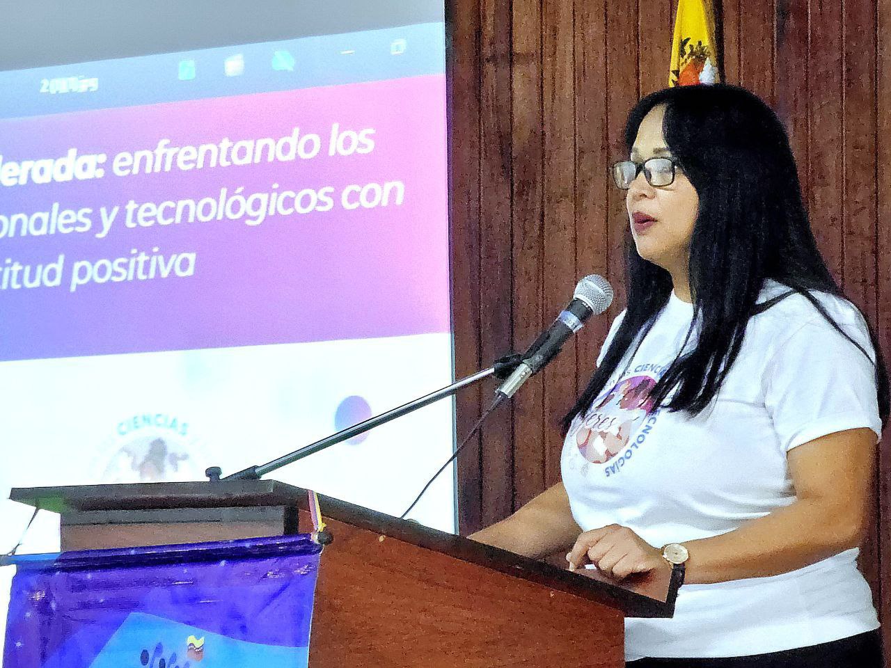 Taller Mujer Empoderada: Enfrentando los desafíos emocionales y tecnológicos con actitud positiva.